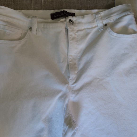 Gloria Vanderbilt Amanda Misses White Jeans Size 16 Average - Picture 2 of 6